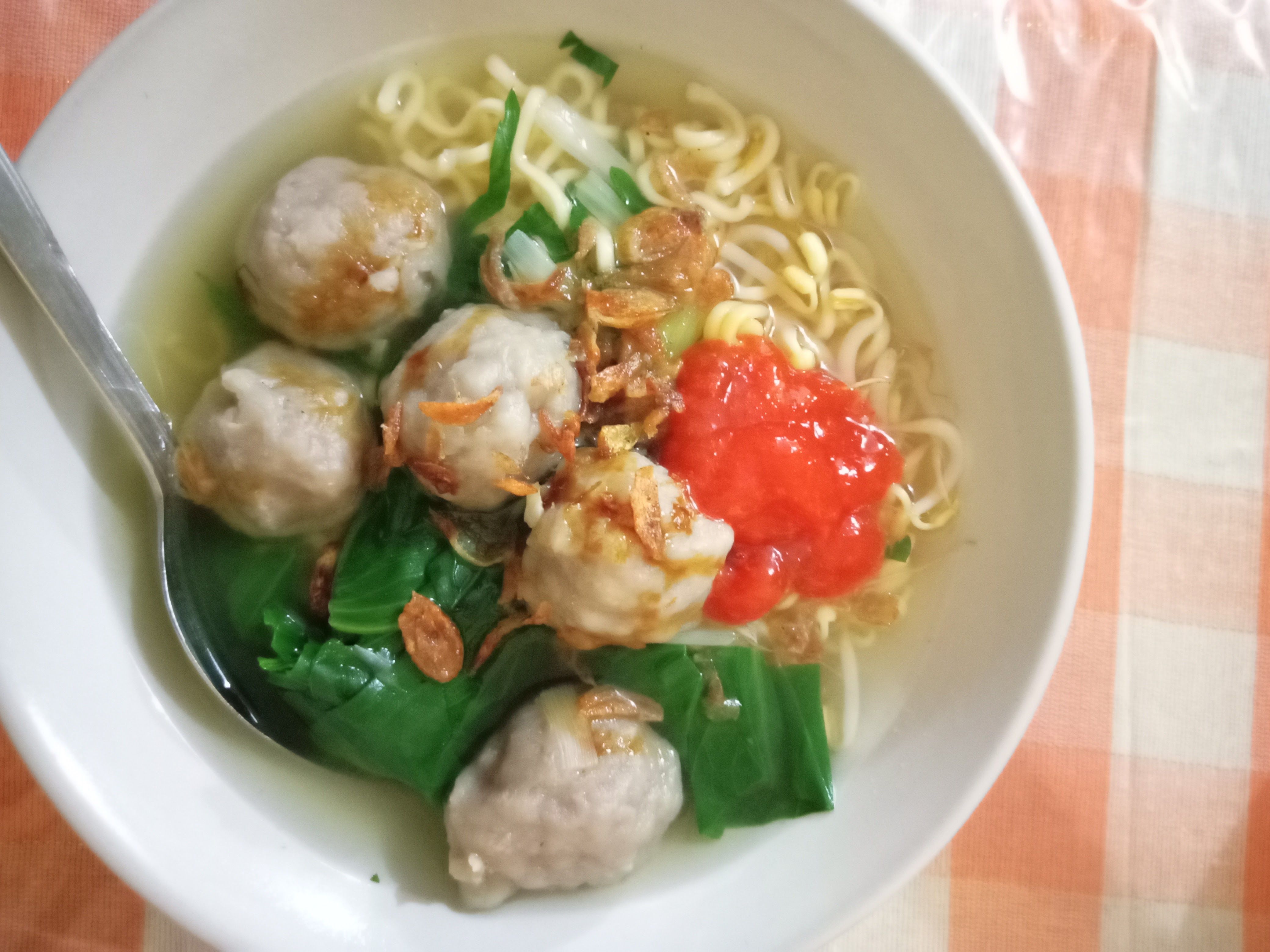 Bakso Bang Kopral: Kebanggaan Kuliner Jeruklegi yang Selalu Menggoyang Lidah